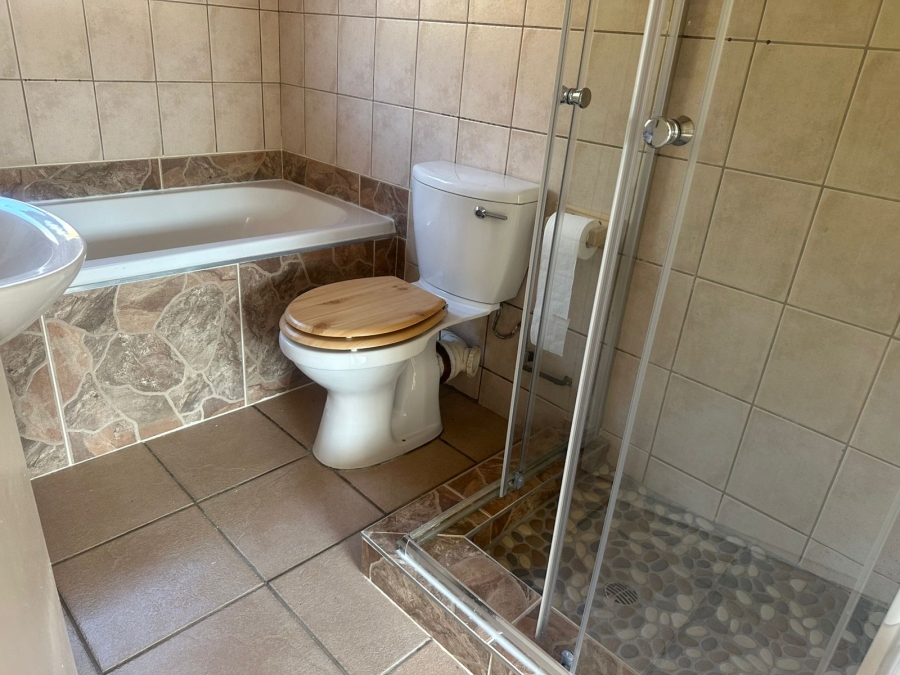 To Let 3 Bedroom Property for Rent in Safari Gardens North West
